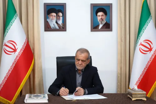 پزشکیان عضو تازه هیات امنای بنیاد ملی نخبگان را منصوب نمود